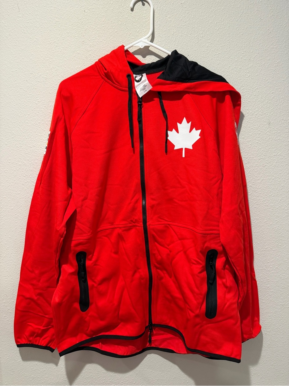Hudson’s bay x Team Canada Tokyo 2020 Men’s Red Zip Jacket